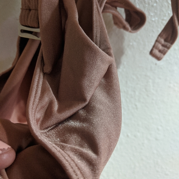 Bikini - Picture 2 of 3